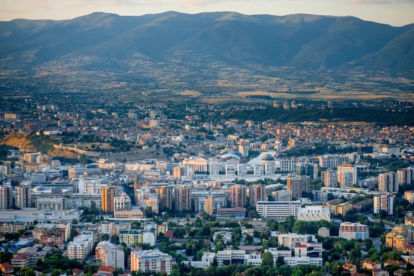 Vista superior de la ciudad de Skopje en Macedonia —  Fotos de Stock