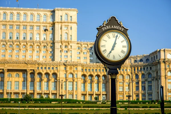 Edifício do parlamento em Bucareste — Fotografia de Stock