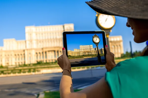Fotografare l'edificio del parlamento a Bucarest — Foto Stock
