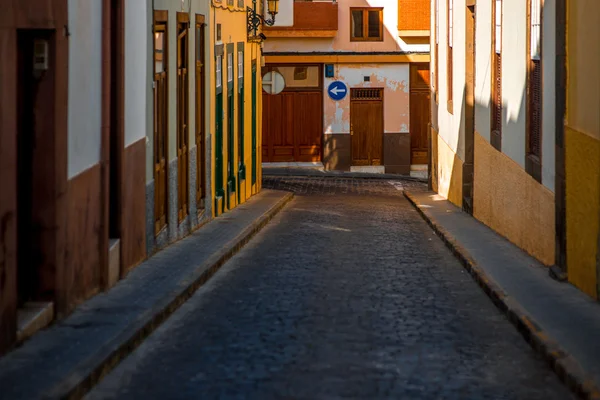 Widok na ulicę w mieście Guia de Santa Maria — Zdjęcie stockowe