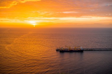 Güneşin üzerinde okyanus görmek