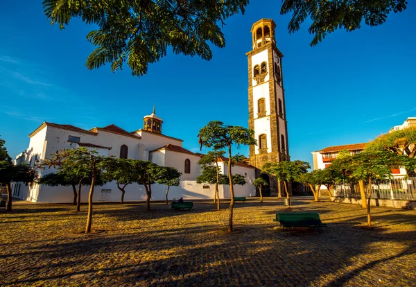 Kirche in der Altstadt von Santa Cruz — Stockfoto