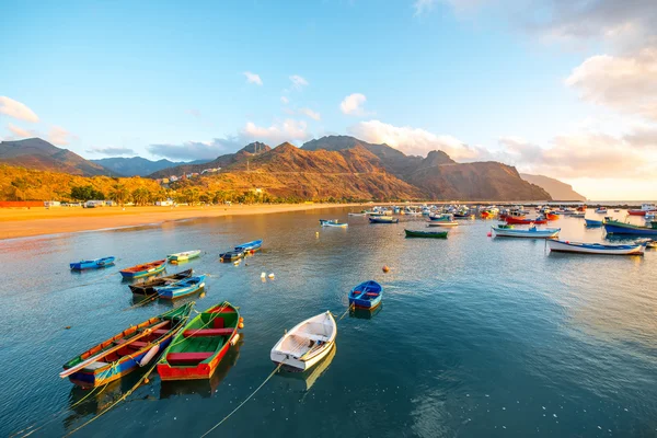 Fishing boats on the sunrise — Stock Photo, Image