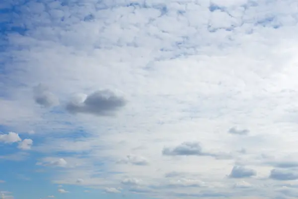 White clouds in the sky — Stock Photo, Image