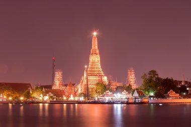 WAT Arun saldırın. Bangkok, Tayland. kamusal sanat