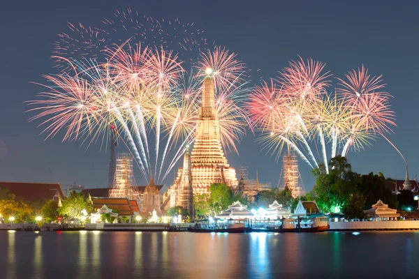 Prang de Wat Arun. Bangkok, Tailandia. arte público — Foto de Stock