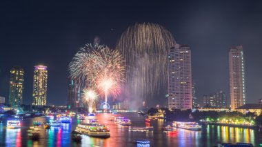 Yeni yıl havai fişekleri