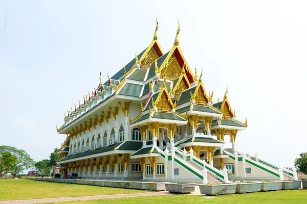 Boot op Wat Khun Inthapramun Angthong, Thailand. — Stockfoto