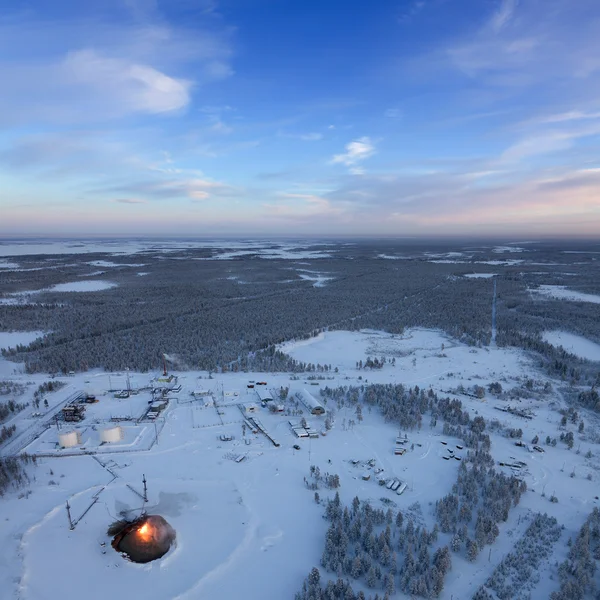 Giacimento di petrolio in Siberia occidentale, vista dall'alto — Foto Stock