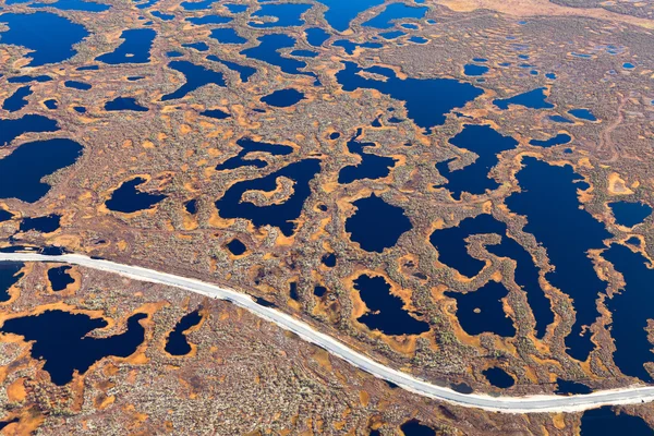 Fotos aéreas de zonas húmidas de tundra ártica — Fotografia de Stock
