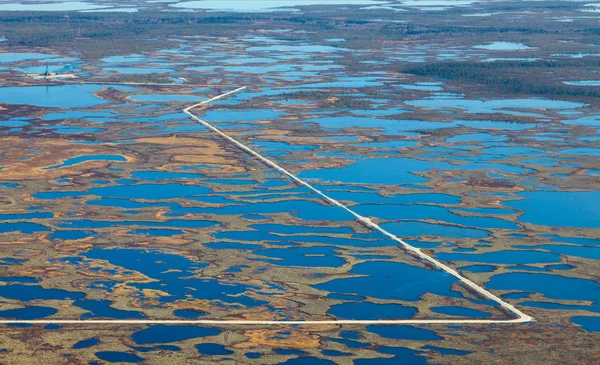 Oil rig on swamp, top view — Stock Photo, Image