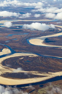 Tundra nehir sonbahar, en iyi görünümü