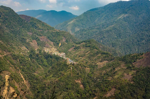 Cordillera Con Densos Bosques Verdes Mañana Desde Ángulo Plano — Foto de Stock