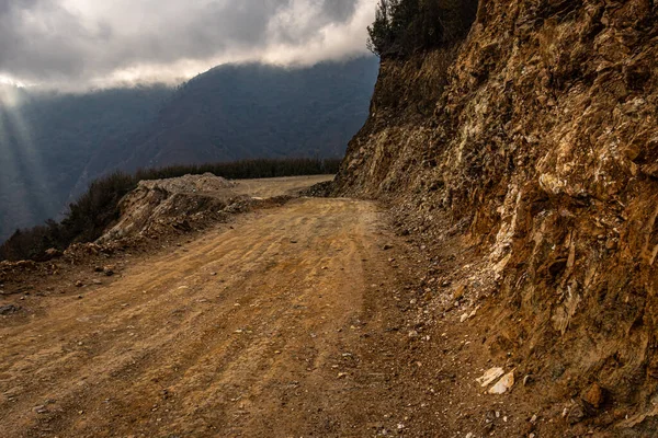 Mountain Road Trail Dramatic Cloudy Sky Day — 스톡 사진