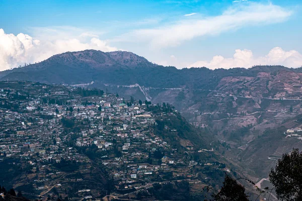 Bombdila Arunachal Pradesh Hindistan Büyük Bir Inşaat Dramatik Gökyüzü Görüntüsüyle — Stok fotoğraf