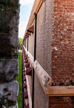 Andaman Nicobar Adaları 'ndaki Kala Pani Cezaevi' nde, Andaman Ulusal Eserleri 'nin dış görünüşü ele alınır..
