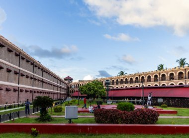 Port Blair 'deki Hücresel Hapishane Anıtı' nın İngiliz dönemindeki tarihi mirası Hindistan 'daki Port Blair, Andaman' daki Port Blair ve Hindistan 'daki Nicobar Adası' ndaki 18 Eylül 2024 'de çekilmiştir..