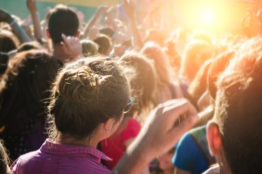 Tanınmayan insanlar ile sığ derinlik-in tarla