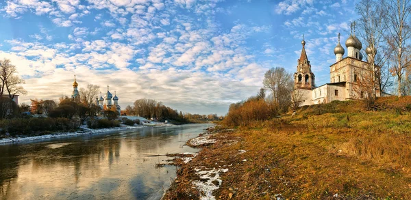 Biserica orașului Vologda într-o zi senină însorită — Fotografie, imagine de stoc