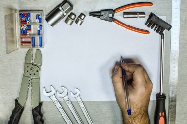 takımlar ve el ile bir tükenmez kalem