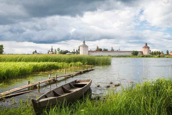 Вид на Кирилло-Белозерский монастырь — стоковое фото