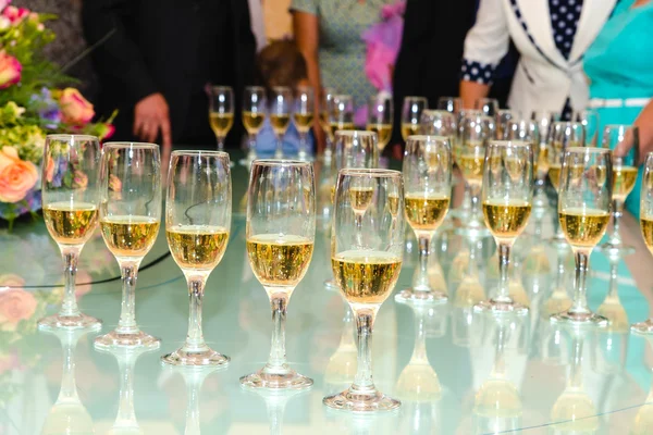 Champagne in glazen — Stockfoto