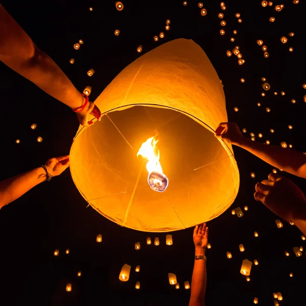 Floating lantern in Yi Peng Festival — Stock Photo, Image