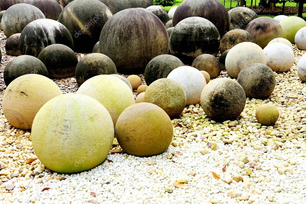 Round stone