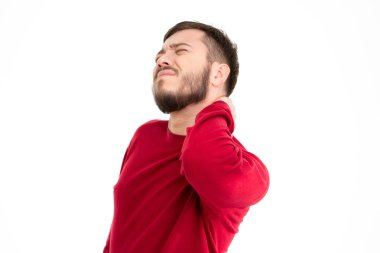 Beyaz arka plan üzerinde izole beyaz sakallı yakışıklı