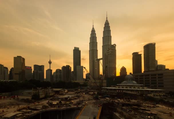 Kuala Lumpur stadsgezicht time-lapse van dag naar nacht. — Stockvideo