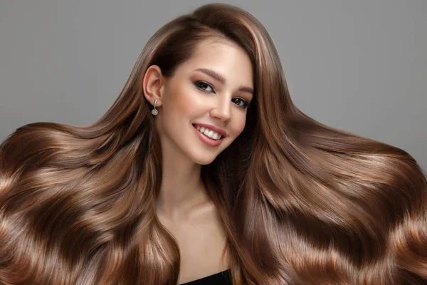 Portrait Beautiful Brunette Woman Long Wavy Hair Copycpase — Stock Photo, Image