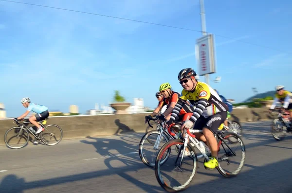 KUANTAN - FEBRUARY 6: unidentified cyclists in action during Kuantan160 on February 6, 2013 in Kuantan, Pahang, Malaysia. KUANTAN160 is a non-profit, non-race 160KM bicycle ride around Kuantan City. — Stock Photo, Image