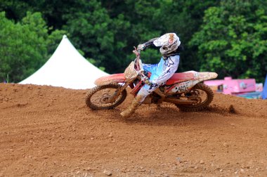 Kemaman - 29 Ekim: tanımlanamayan binici üzerinde 29 Ekim 2011 Kemaman, Terengganu, Malezya yılında yaklaşan Challenge eğitim hazırlık sırasında eylem.