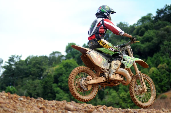 KEMAMAN - OCTOBER 29: unidentified rider in action during training preparation for upcoming challenge on October 29, 2011 in Kemaman, Terengganu, Malaysia. — Stock Photo, Image