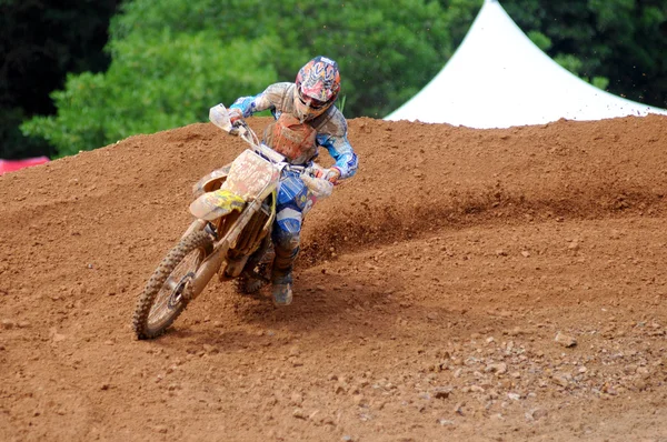 Kemaman - 29 oktober: niet-geïdentificeerde rider in actie tijdens de voorbereiding van de opleiding voor komende uitdaging op 29 oktober 2011 in Kemaman, Terengganu, Malaysia. — Stockfoto