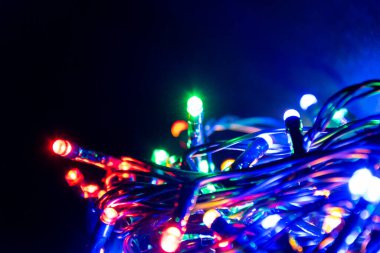 Yılbaşı ve diğer etkinlikler için renkli el fenerlerini kapat.