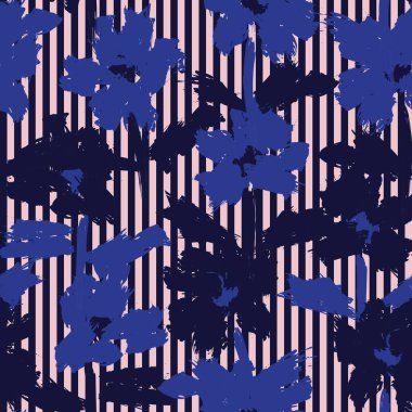 Moda tekstil ve grafikleri için çizgili arka plana sahip pembe donanma çiçekli tropikal botanik deseni