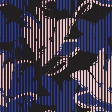 Moda tekstil ve grafikleri için çizgili arka plana sahip pembe donanma çiçekli tropikal botanik deseni