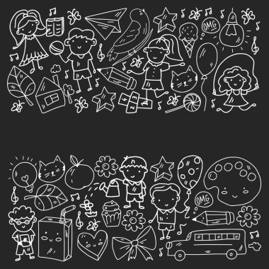 Okul eşyalarıyla vektör deseni. Çevrimiçi internet eğitimi, e-öğrenme.