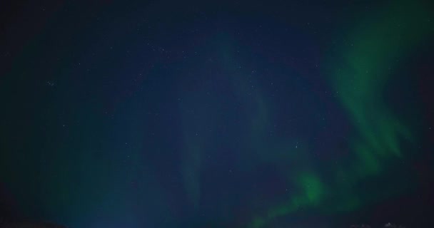 4k Northern Lights no céu Ártico Aurora boreal. Norte russo. — Vídeo de Stock