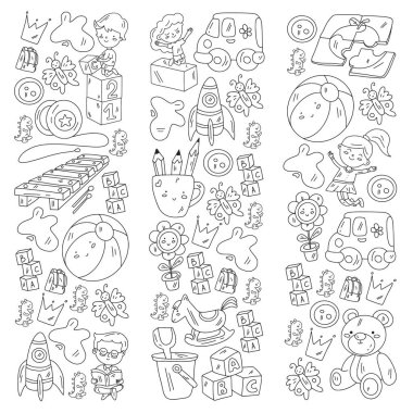 Küçük çocuklar ve oyuncaklarla anaokulu modeli. Yaratıcılık ve hayal gücü.