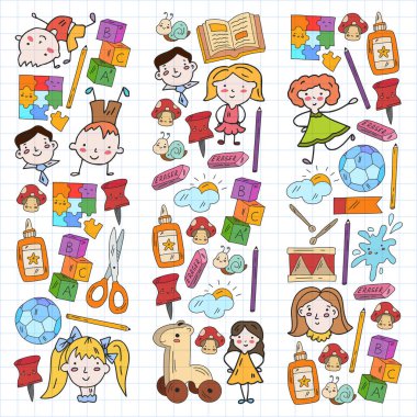 Küçük çocuklar ve oyuncaklarla anaokulu modeli. Yaratıcılık ve hayal gücü.