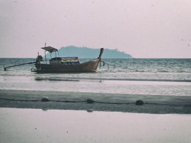Phi Phi Island - geleneksel longtail tekne, Erawan Palm Resort Tayland