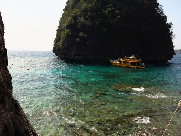 Maya bay Phi Phi Leh island, Thailandia — Foto Stock