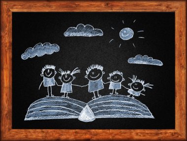 Kitap ile mutlu çocuklar