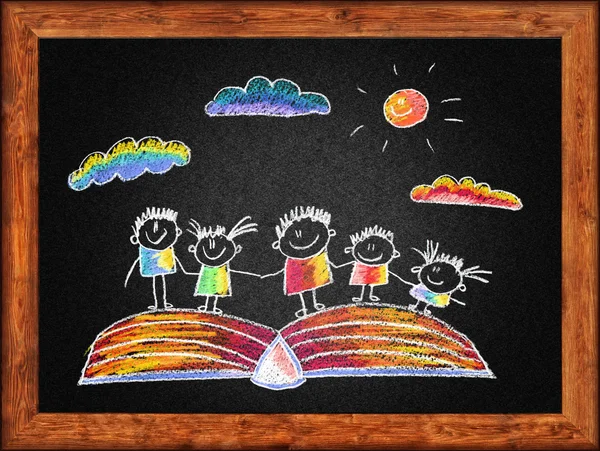 Glückliche Kinder mit Buch — Stockfoto