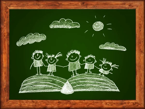 Kitap ile mutlu çocuklar