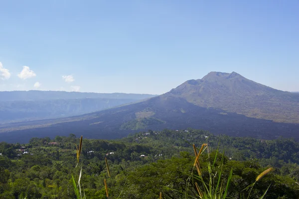 Vulcão Batur no dia do sol — Fotografia de Stock