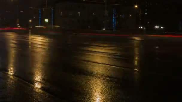 Time lapse vidéo de la circulation nocturne de la ville — Video