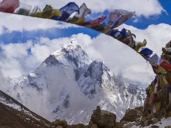 Mount Ama Dablan in the Nepal Himalaya — Stock Image Mount Ama Dablan in the Nepal Himalaya Stock Image